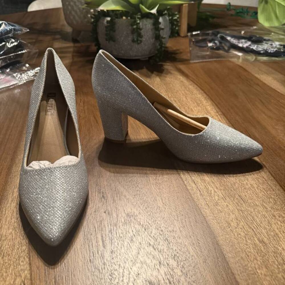 NWT IDIFU - Silver Glitter Chunky Block Heel Pumps - 7